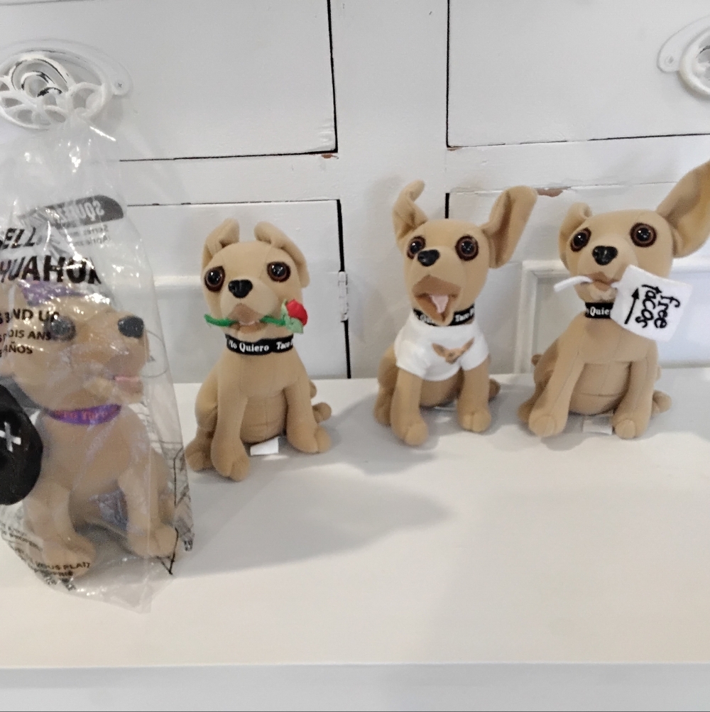 Vintage Taco Bell Chihuahuas